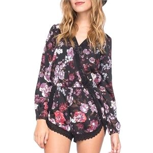 Band of Gypsies Black and Pink Floral Print Bohemian Crochet Lace Trim Romper M